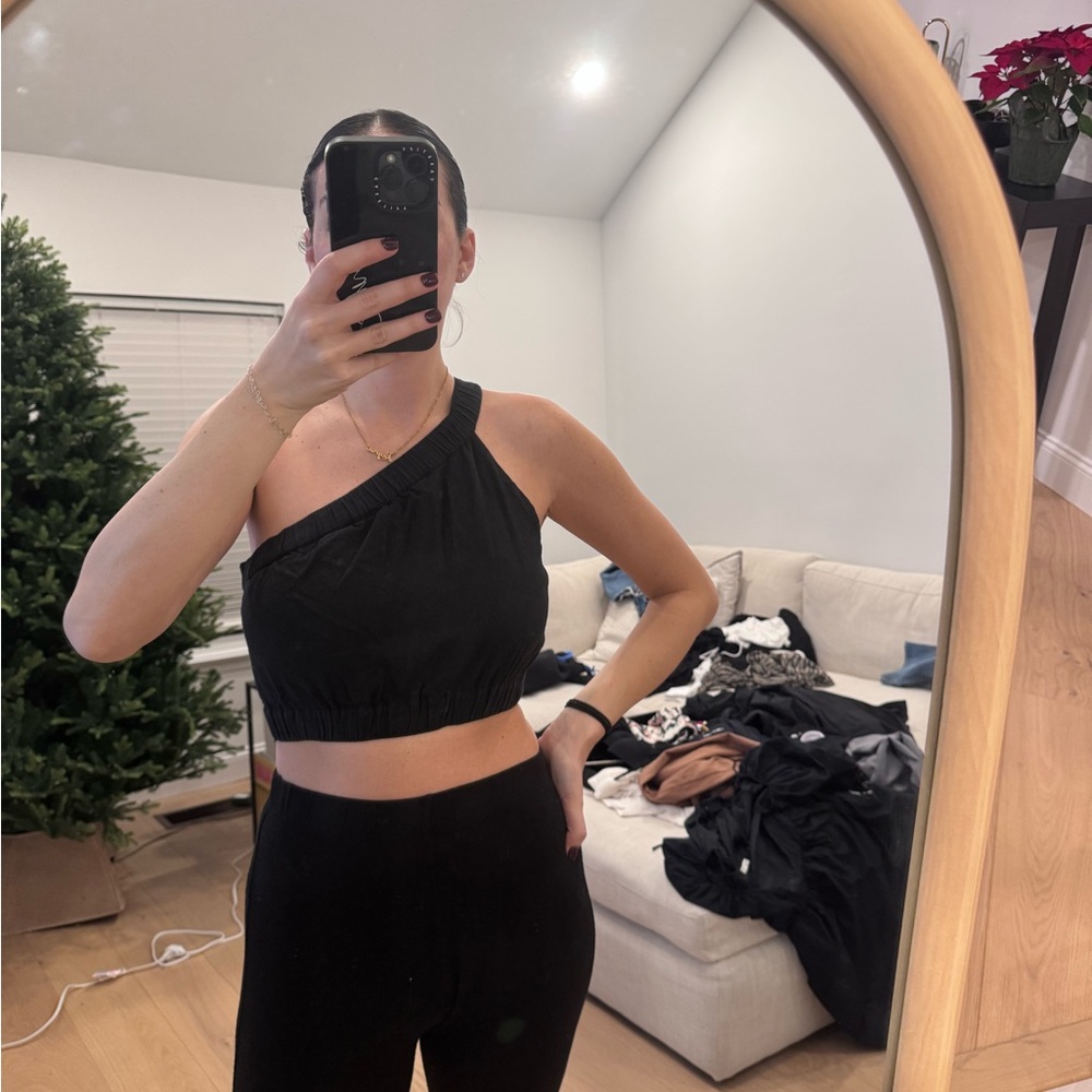 Abercrombie one shoulder crop top